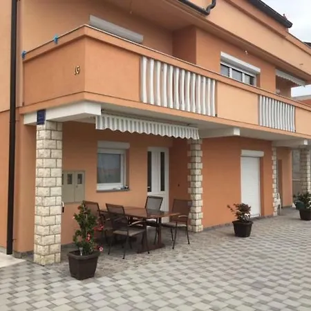 Nara Homes Apartmán *