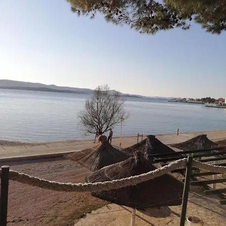 Appartement Nara Homes Sveti Filip i Jakov