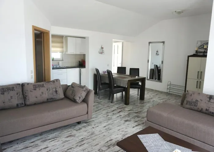 Nara Homes Apartman *